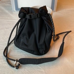 Lululemon bag- ‘roll-top crossbody 3L’
